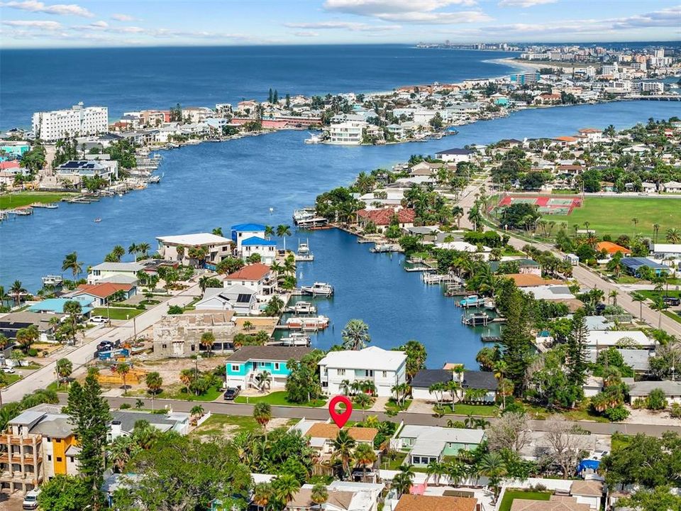На продажу: $499,999 (2 спален, 2 ванн, 1010 Квадратных фут)