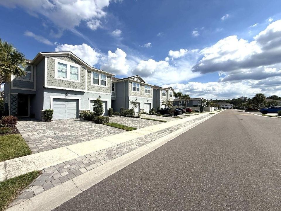 For Sale: $339,000 (3 beds, 2 baths, 1667 Square Feet)