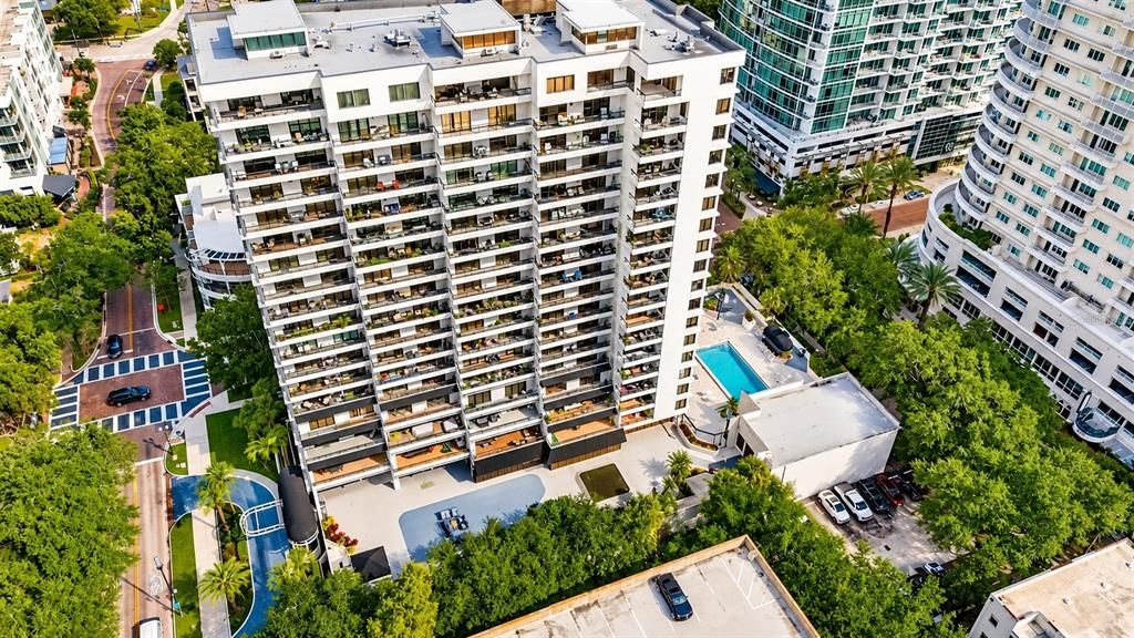 На продажу: $249,900 (2 спален, 2 ванн, 1390 Квадратных фут)