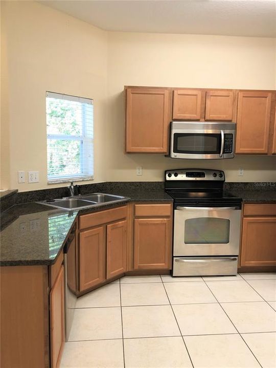 For Rent: $2,200 (4 beds, 3 baths, 1479 Square Feet)