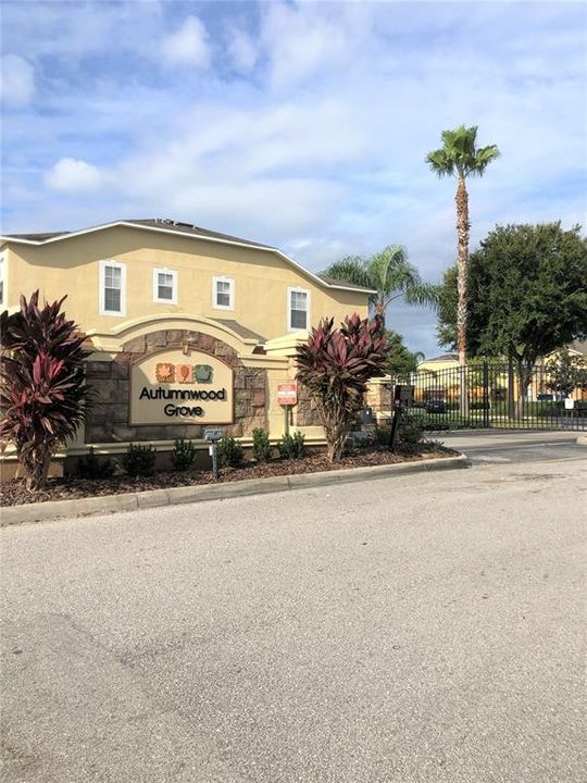 For Rent: $2,200 (4 beds, 3 baths, 1479 Square Feet)
