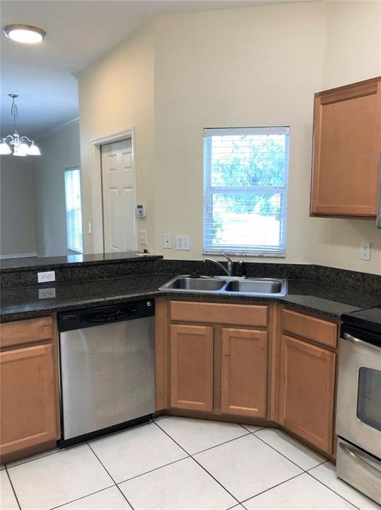 For Rent: $2,200 (4 beds, 3 baths, 1479 Square Feet)