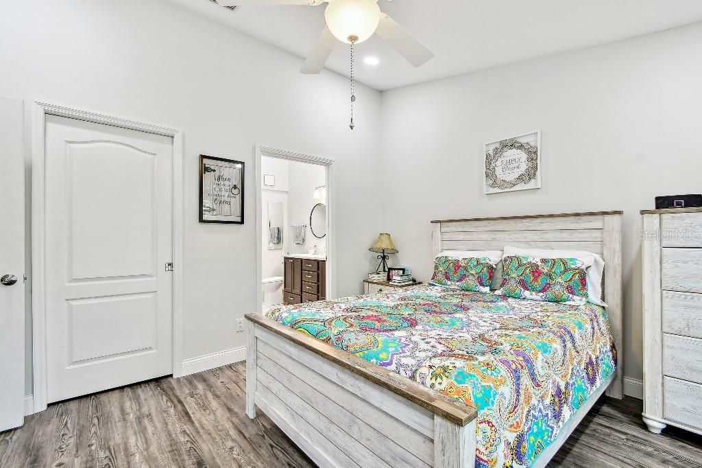 For Sale: $255,000 (2 beds, 0 baths, 1325 Square Feet)