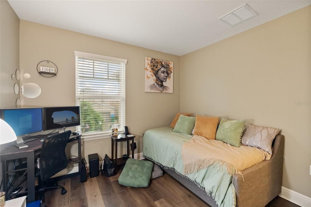 For Sale: $875,000 (5 beds, 3 baths, 2731 Square Feet)