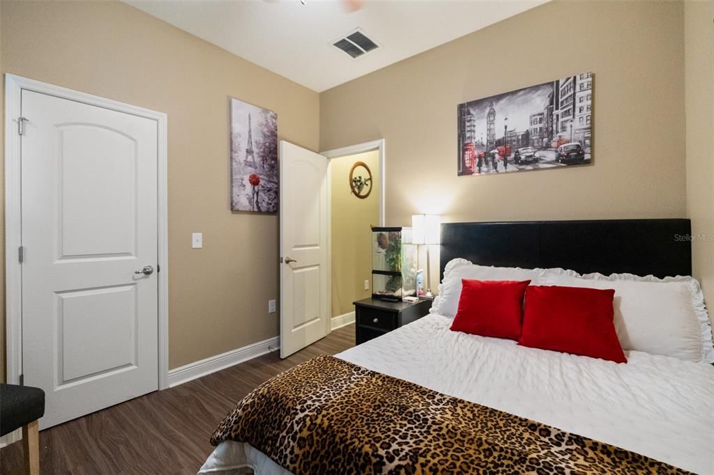 For Sale: $875,000 (5 beds, 3 baths, 2731 Square Feet)