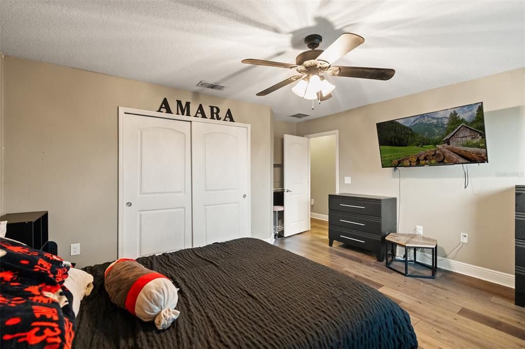 For Sale: $875,000 (5 beds, 3 baths, 2731 Square Feet)