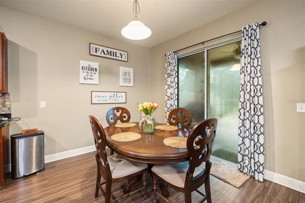For Sale: $875,000 (5 beds, 3 baths, 2731 Square Feet)