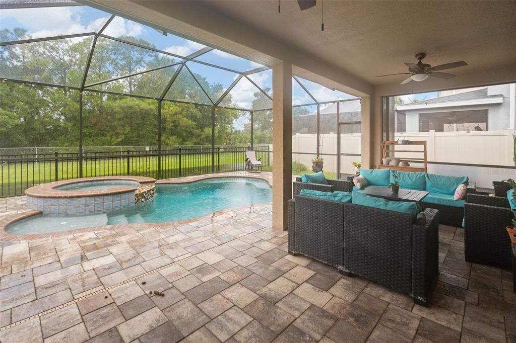 For Sale: $875,000 (5 beds, 3 baths, 2731 Square Feet)