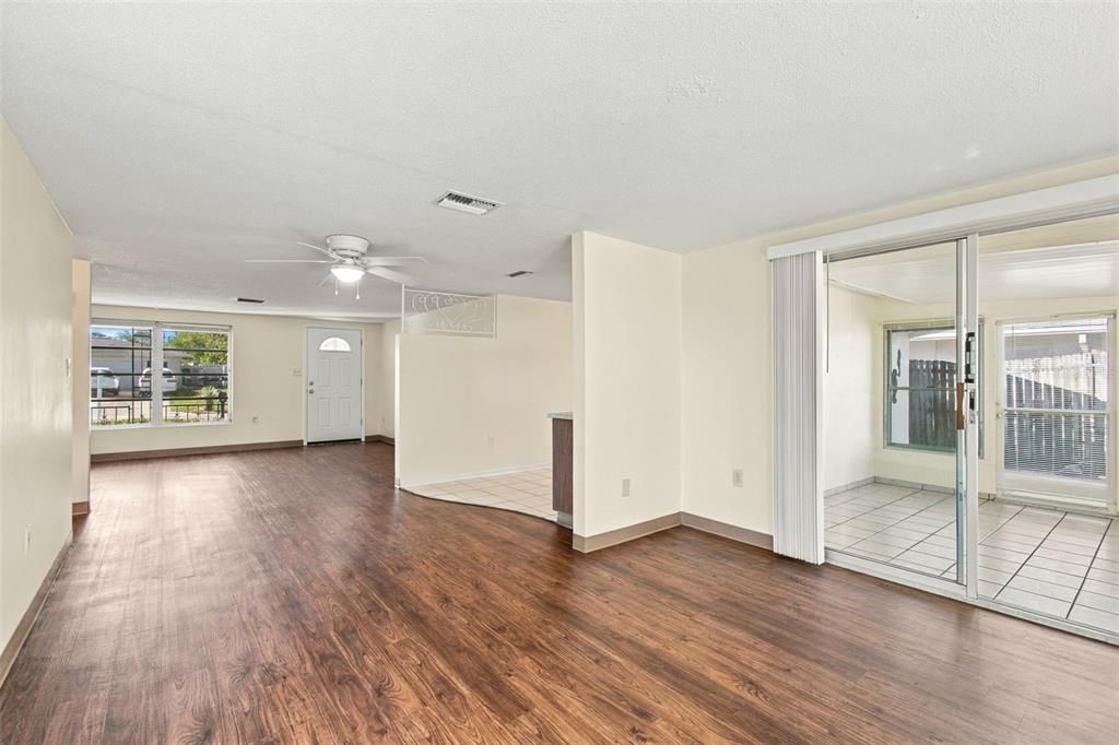 En Venta: $205,900 (2 camas, 2 baños, 1140 Pies cuadrados)
