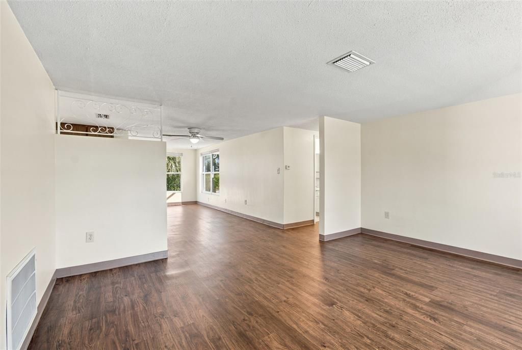 En Venta: $205,900 (2 camas, 2 baños, 1140 Pies cuadrados)