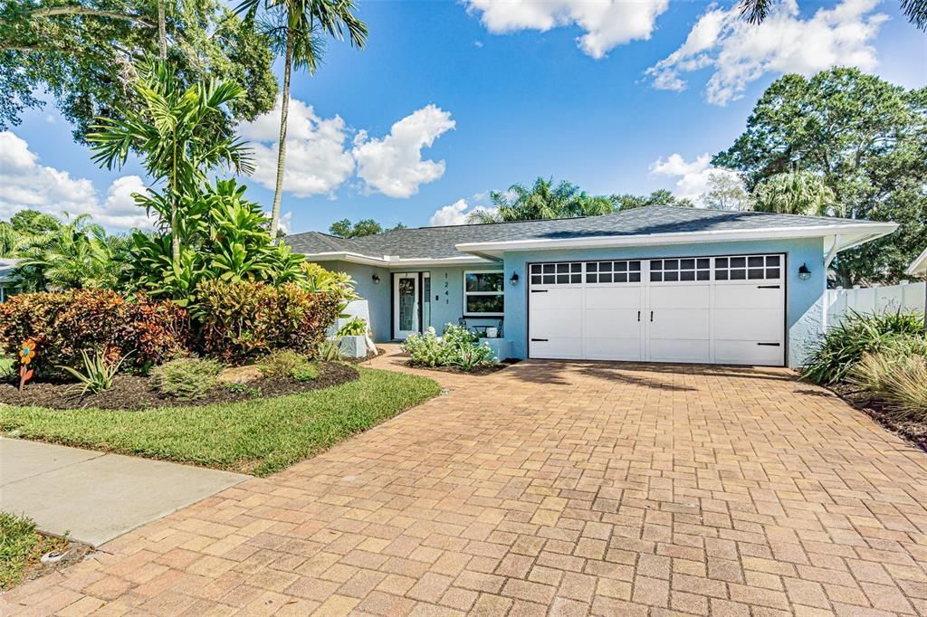 For Sale: $674,900 (4 beds, 3 baths, 1887 Square Feet)