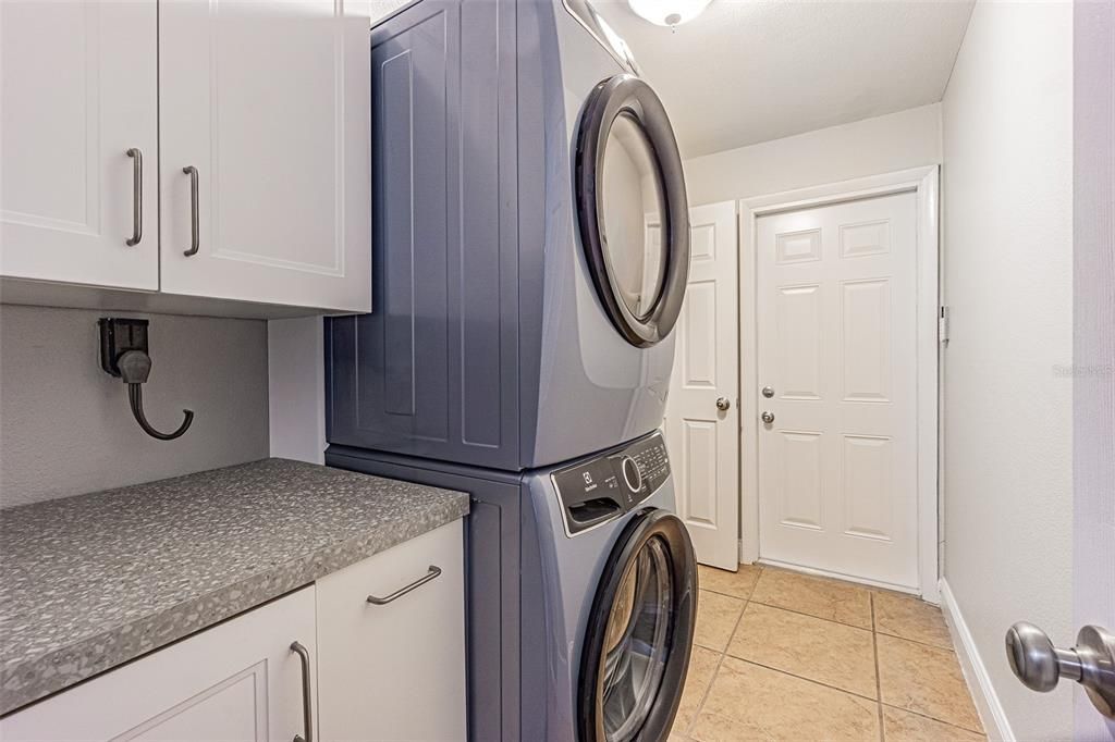 For Sale: $674,900 (4 beds, 3 baths, 1887 Square Feet)