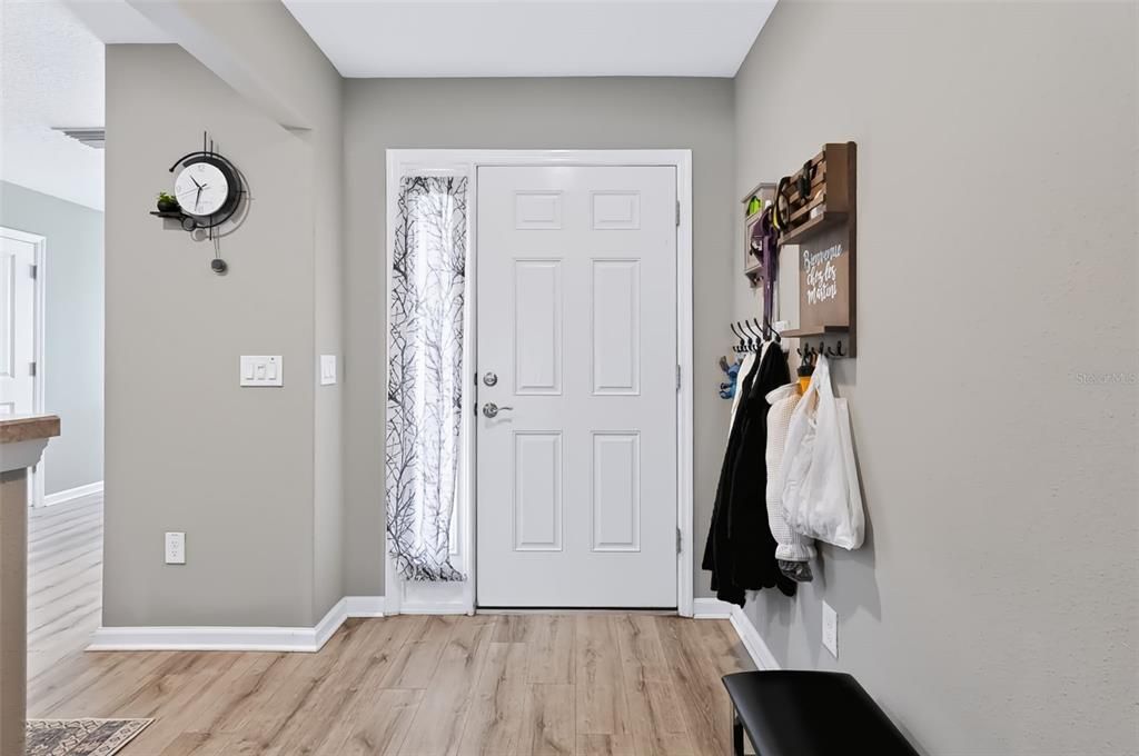 For Sale: $424,500 (3 beds, 2 baths, 1569 Square Feet)