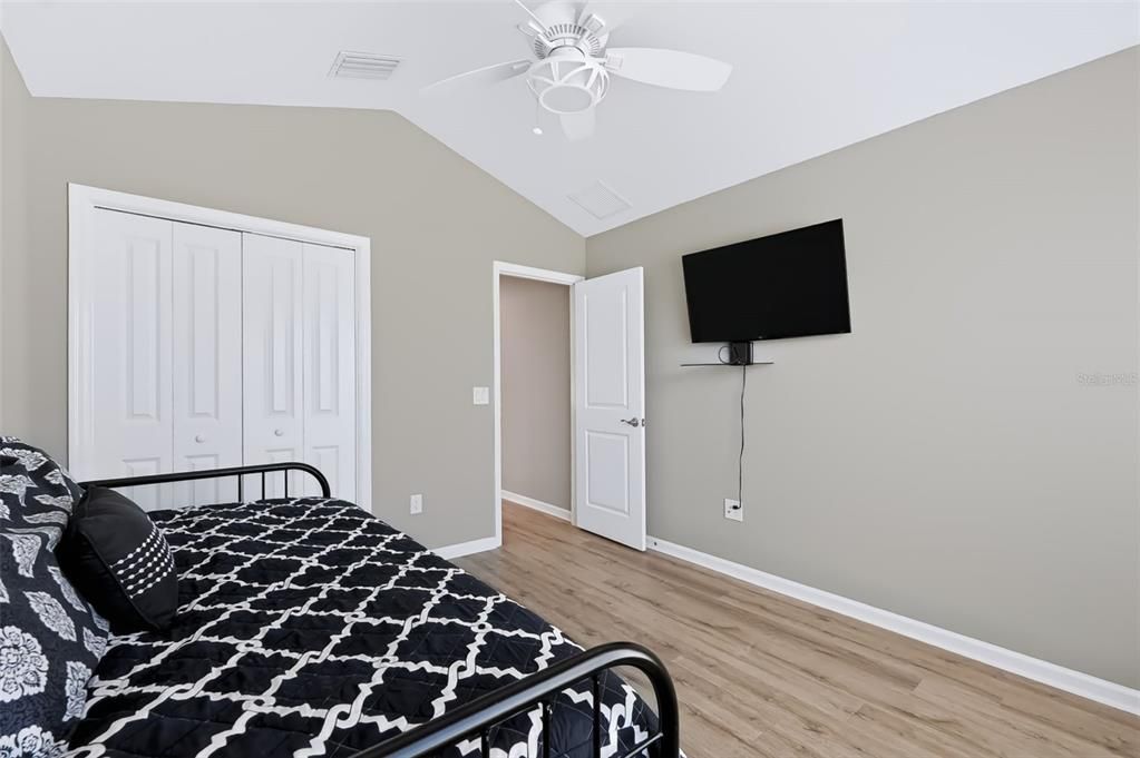 For Sale: $424,500 (3 beds, 2 baths, 1569 Square Feet)