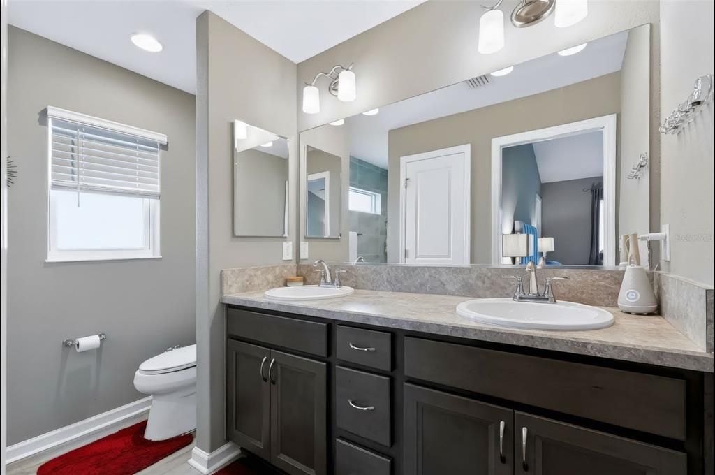 For Sale: $424,500 (3 beds, 2 baths, 1569 Square Feet)