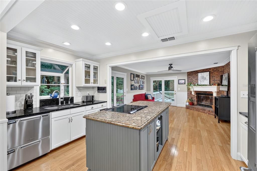 For Sale: $775,000 (4 beds, 3 baths, 3174 Square Feet)