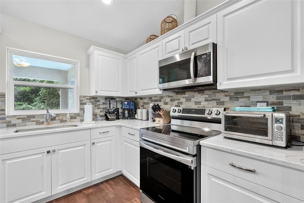 For Sale: $449,900 (3 beds, 2 baths, 1572 Square Feet)