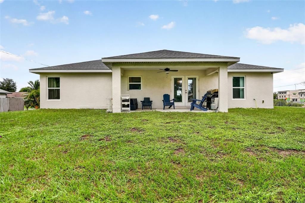 For Sale: $449,900 (3 beds, 2 baths, 1572 Square Feet)