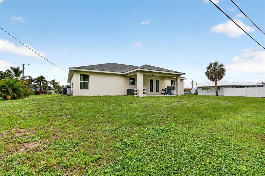 For Sale: $449,900 (3 beds, 2 baths, 1572 Square Feet)