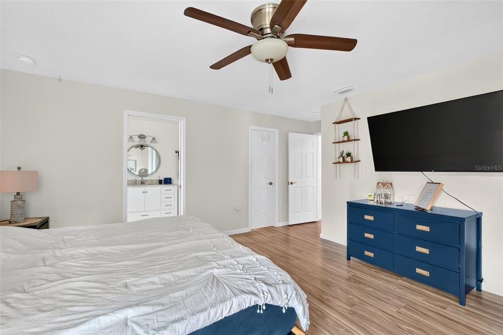 For Sale: $449,900 (3 beds, 2 baths, 1572 Square Feet)