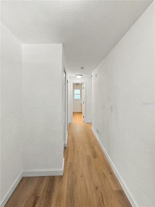 Activo con contrato: $320,000 (3 camas, 2 baños, 1426 Pies cuadrados)