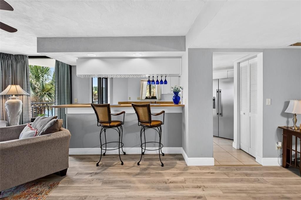 En Venta: $379,900 (2 camas, 2 baños, 1561 Pies cuadrados)