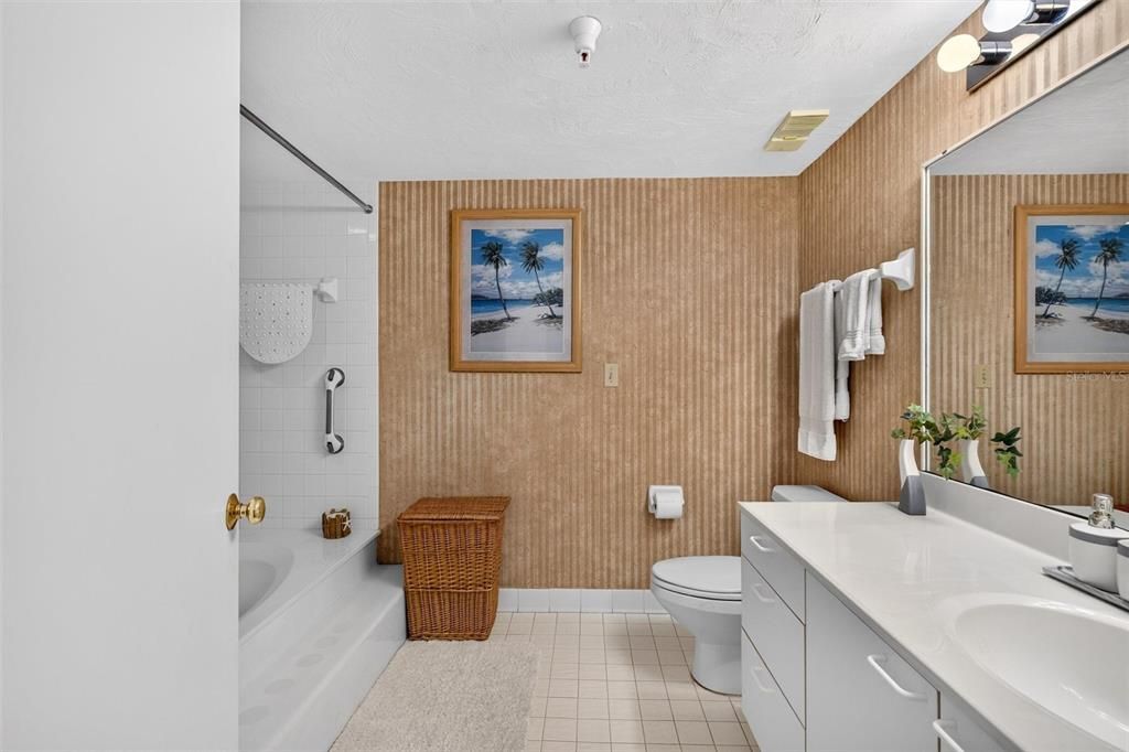 En Venta: $379,900 (2 camas, 2 baños, 1561 Pies cuadrados)