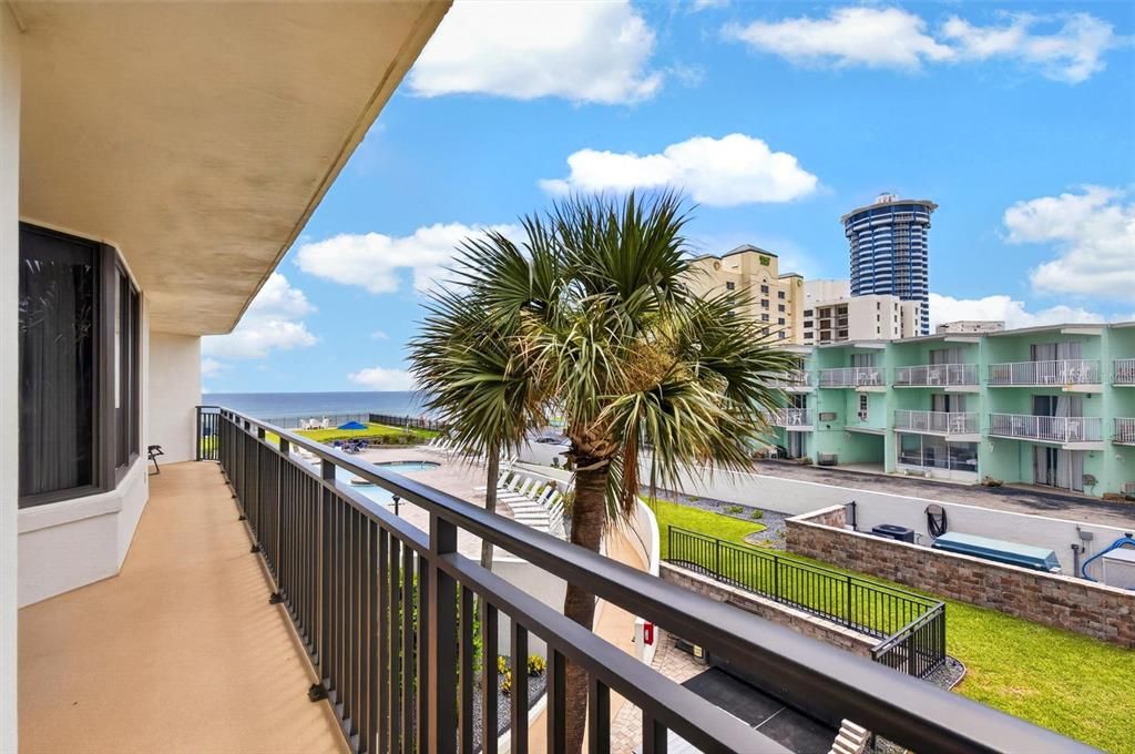 En Venta: $379,900 (2 camas, 2 baños, 1561 Pies cuadrados)
