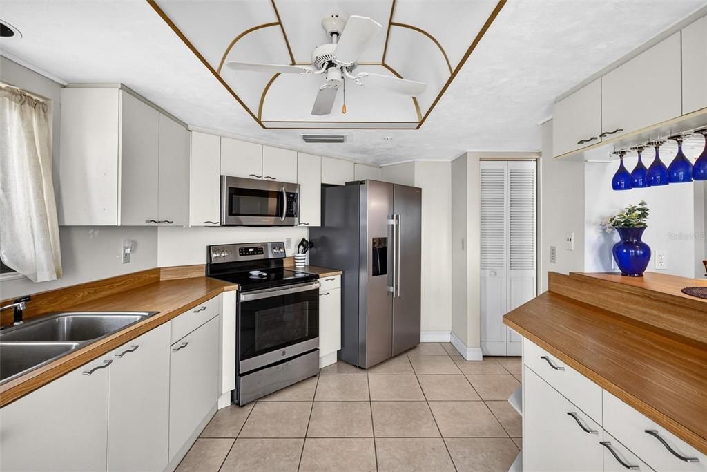 En Venta: $379,900 (2 camas, 2 baños, 1561 Pies cuadrados)