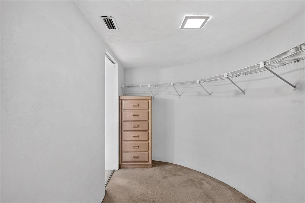 En Venta: $379,900 (2 camas, 2 baños, 1561 Pies cuadrados)
