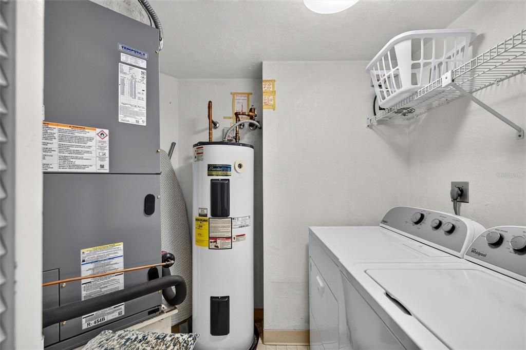 En Venta: $379,900 (2 camas, 2 baños, 1561 Pies cuadrados)