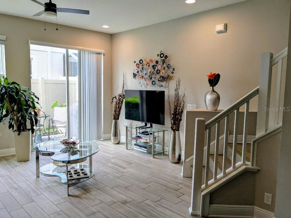 En Venta: $385,000 (2 camas, 2 baños, 1571 Pies cuadrados)