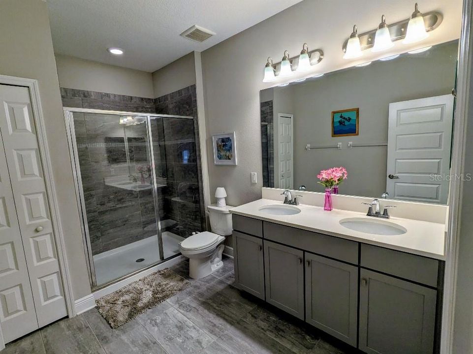 En Venta: $385,000 (2 camas, 2 baños, 1571 Pies cuadrados)