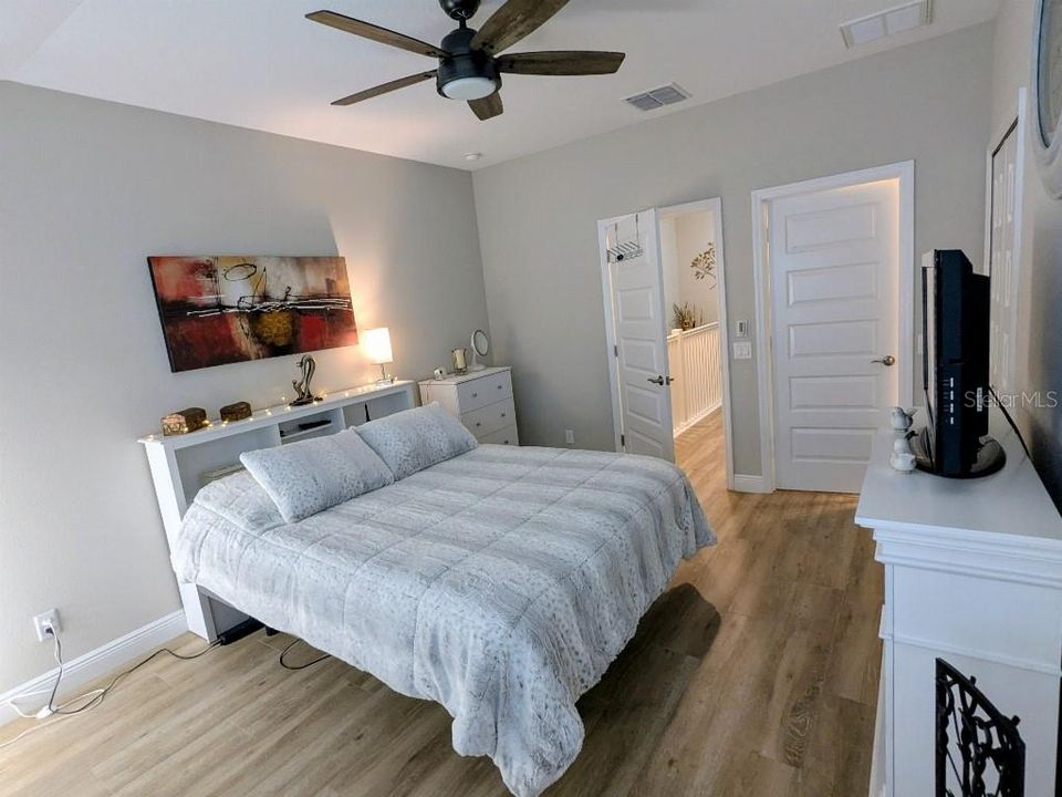 En Venta: $385,000 (2 camas, 2 baños, 1571 Pies cuadrados)