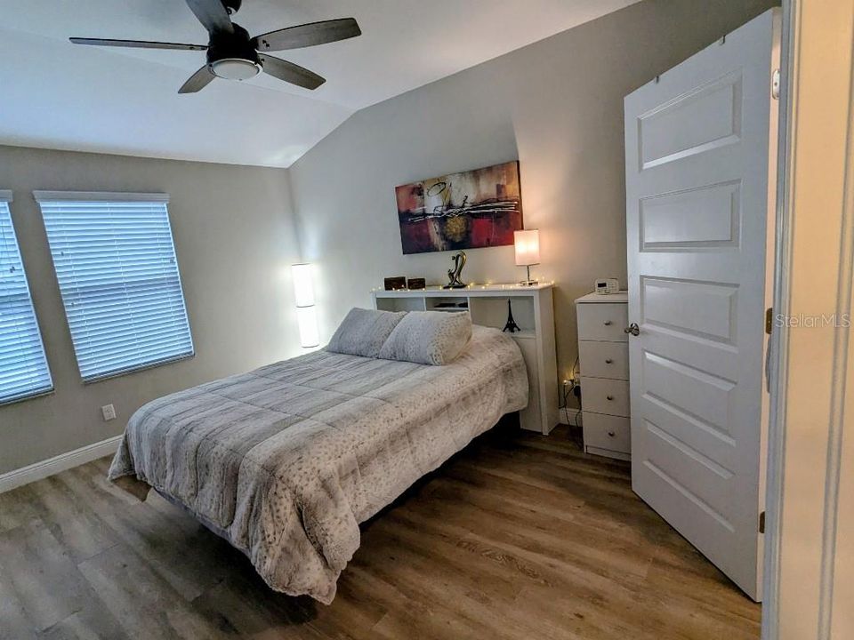 En Venta: $385,000 (2 camas, 2 baños, 1571 Pies cuadrados)