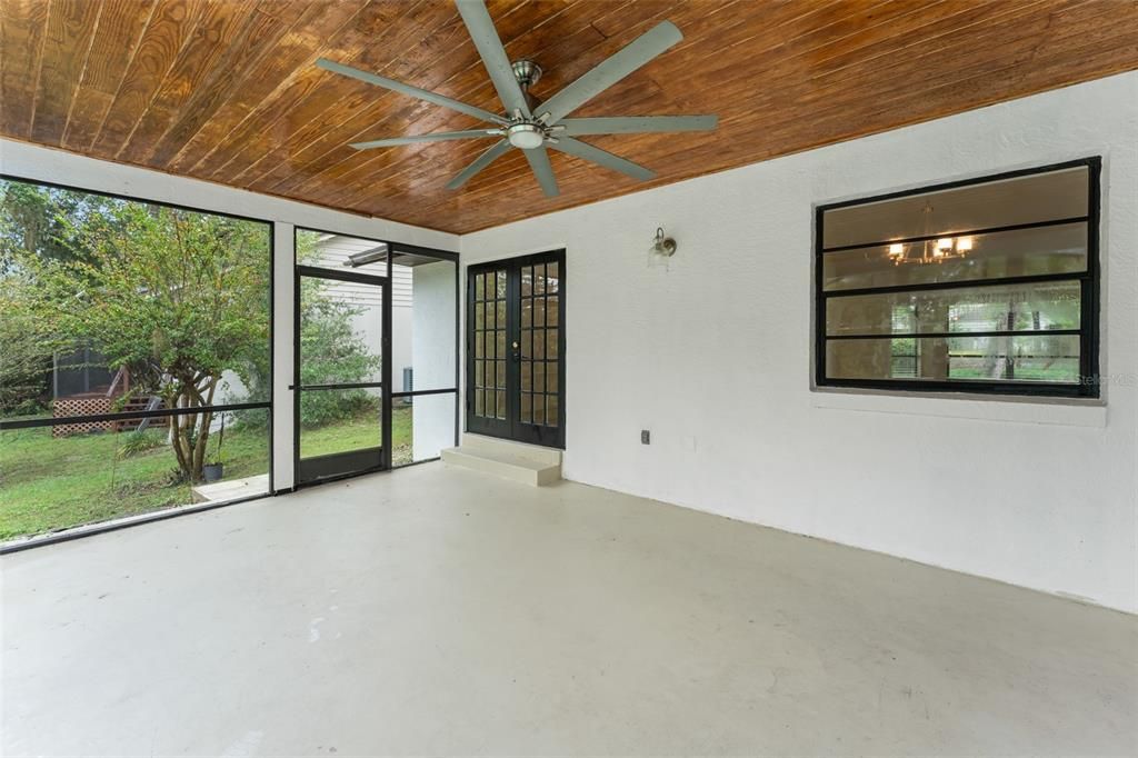 На продажу: $465,000 (4 спален, 2 ванн, 1939 Квадратных фут)