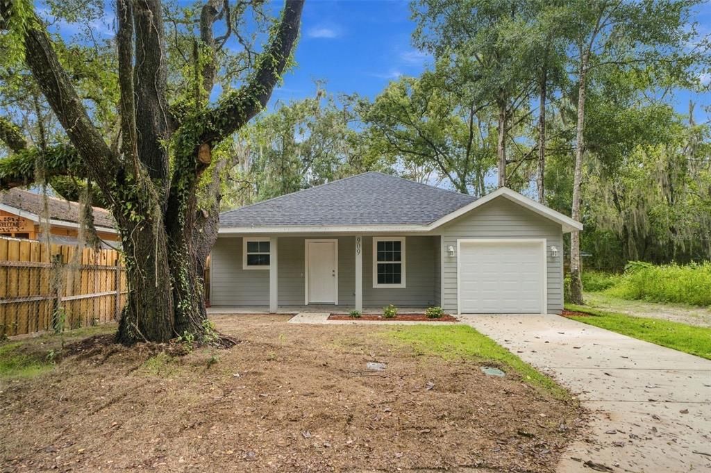 For Sale: $209,000 (3 beds, 2 baths, 1231 Square Feet)