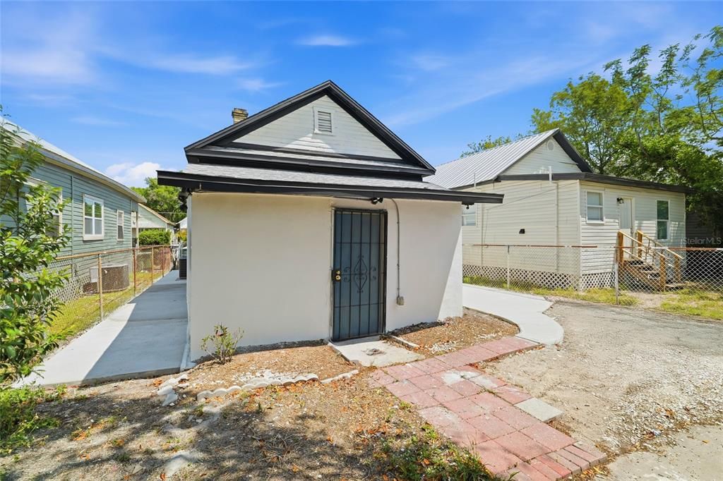 В аренду: $2,600 (3 спален, 1 ванн, 992 Квадратных фут)