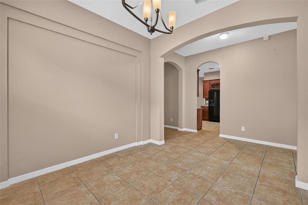 En Venta: $639,000 (4 camas, 3 baños, 2818 Pies cuadrados)