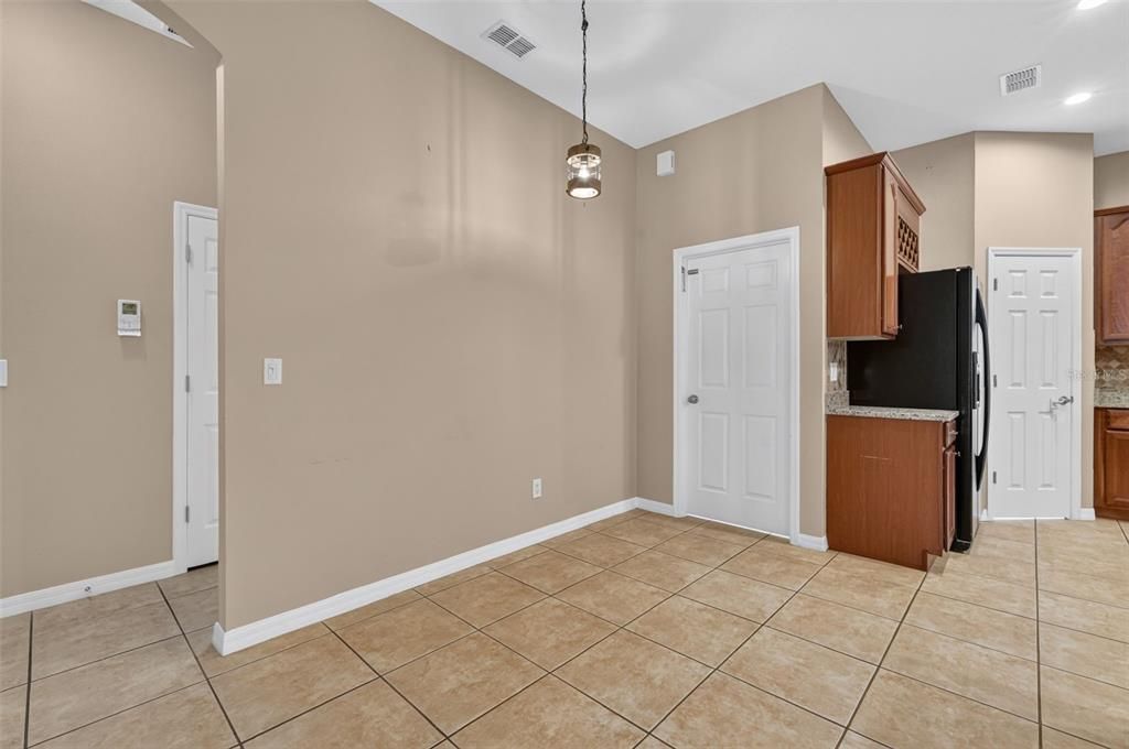 En Venta: $639,000 (4 camas, 3 baños, 2818 Pies cuadrados)