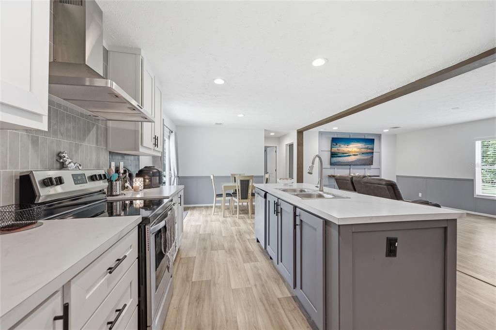 For Sale: $268,500 (3 beds, 2 baths, 1512 Square Feet)
