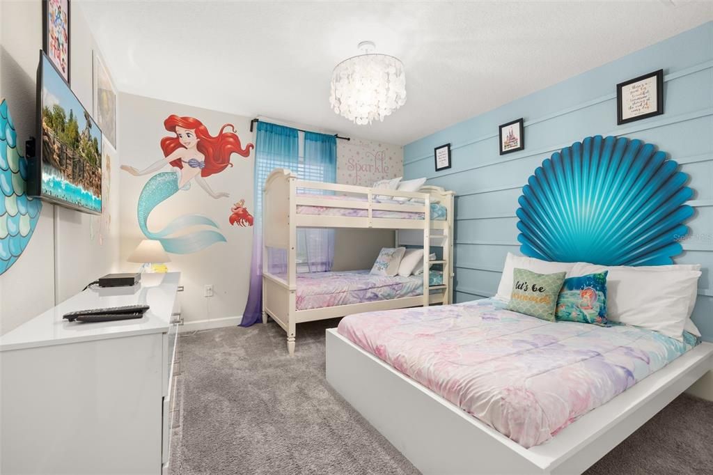 For Sale: $390,000 (4 beds, 3 baths, 1914 Square Feet)