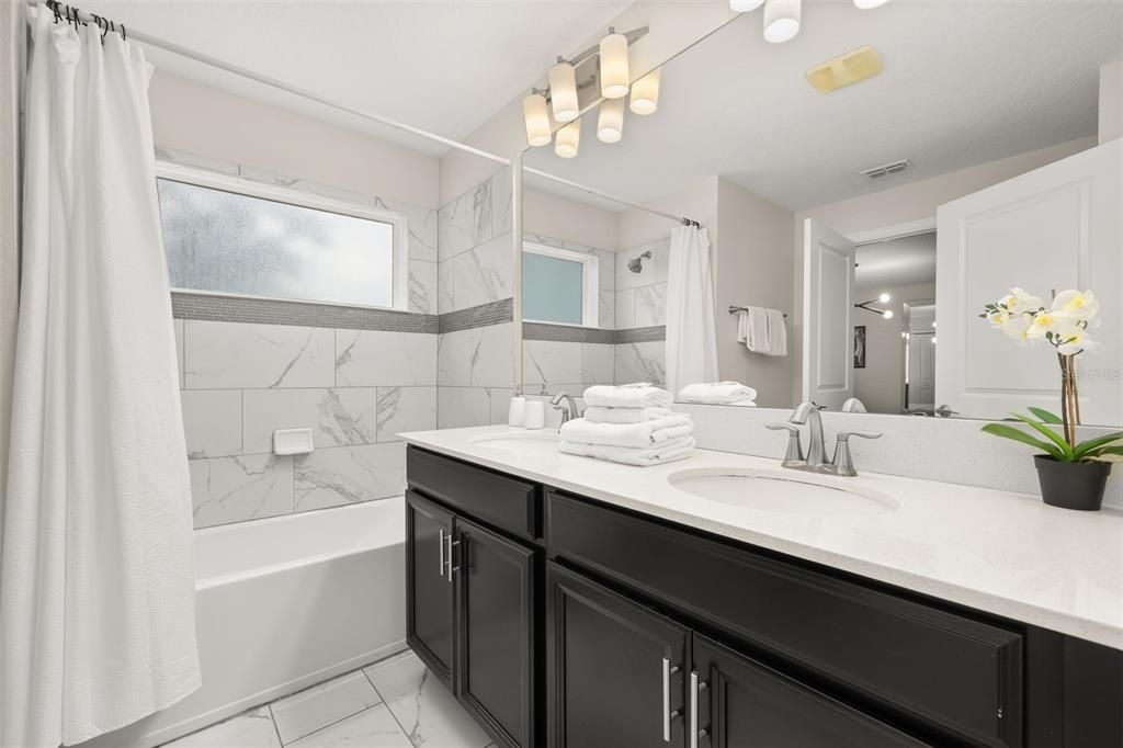 For Sale: $390,000 (4 beds, 3 baths, 1914 Square Feet)