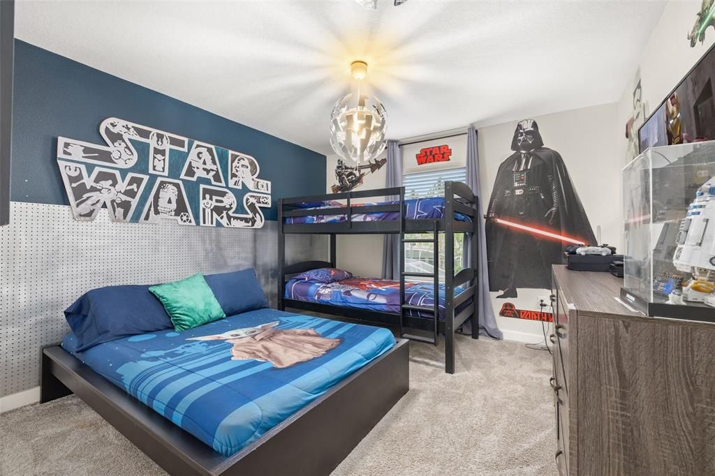 For Sale: $390,000 (4 beds, 3 baths, 1914 Square Feet)
