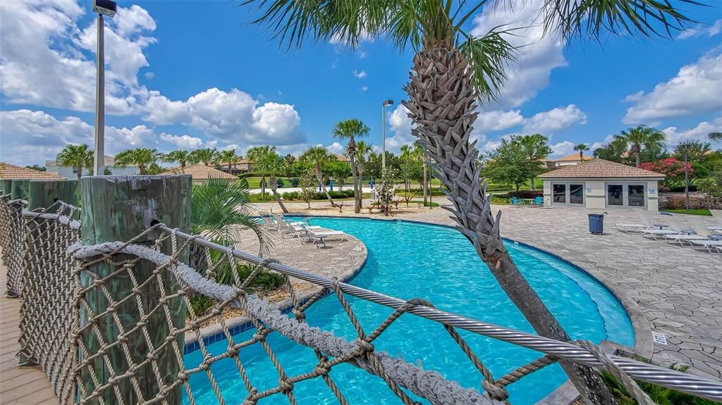 For Sale: $390,000 (4 beds, 3 baths, 1914 Square Feet)
