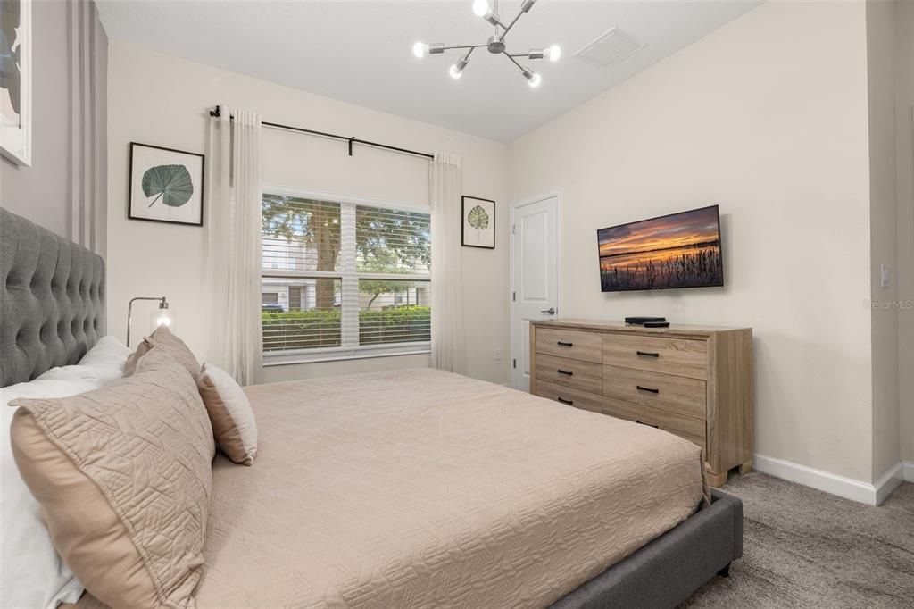 For Sale: $390,000 (4 beds, 3 baths, 1914 Square Feet)
