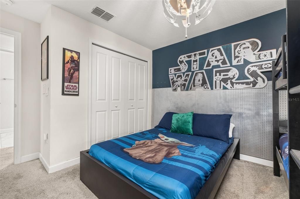 For Sale: $390,000 (4 beds, 3 baths, 1914 Square Feet)