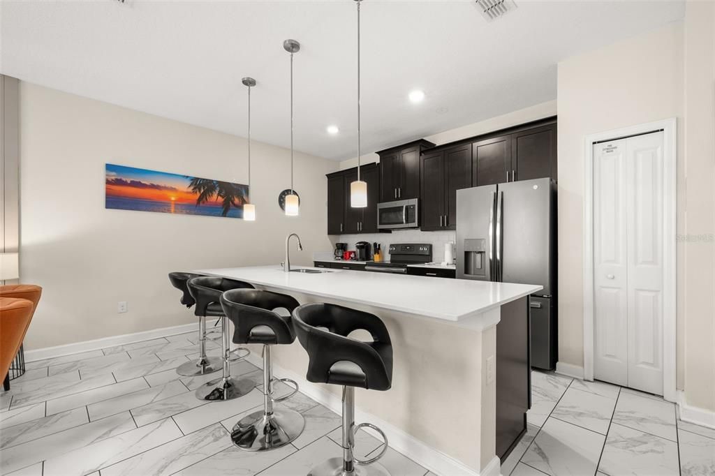 For Sale: $390,000 (4 beds, 3 baths, 1914 Square Feet)