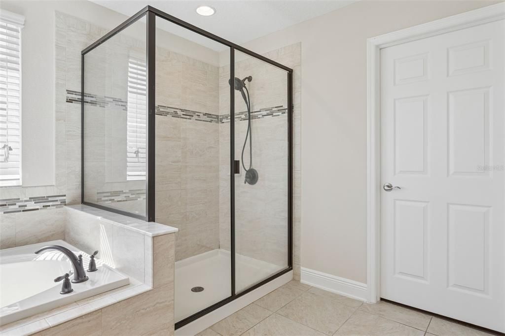 For Rent: $4,150 (3 beds, 2 baths, 2585 Square Feet)