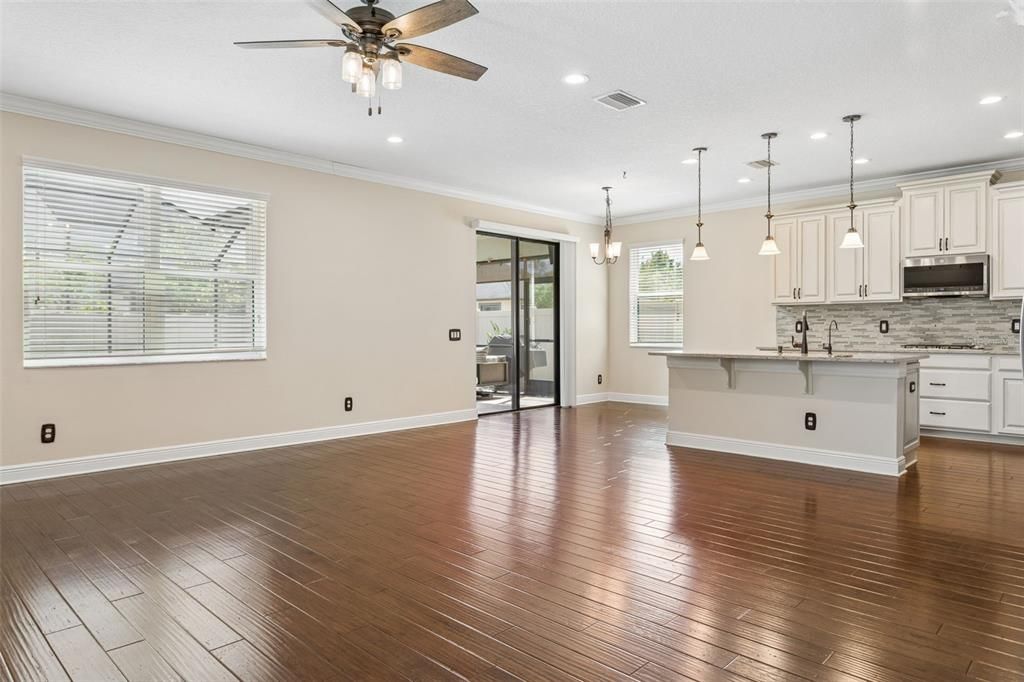 For Rent: $4,150 (3 beds, 2 baths, 2585 Square Feet)